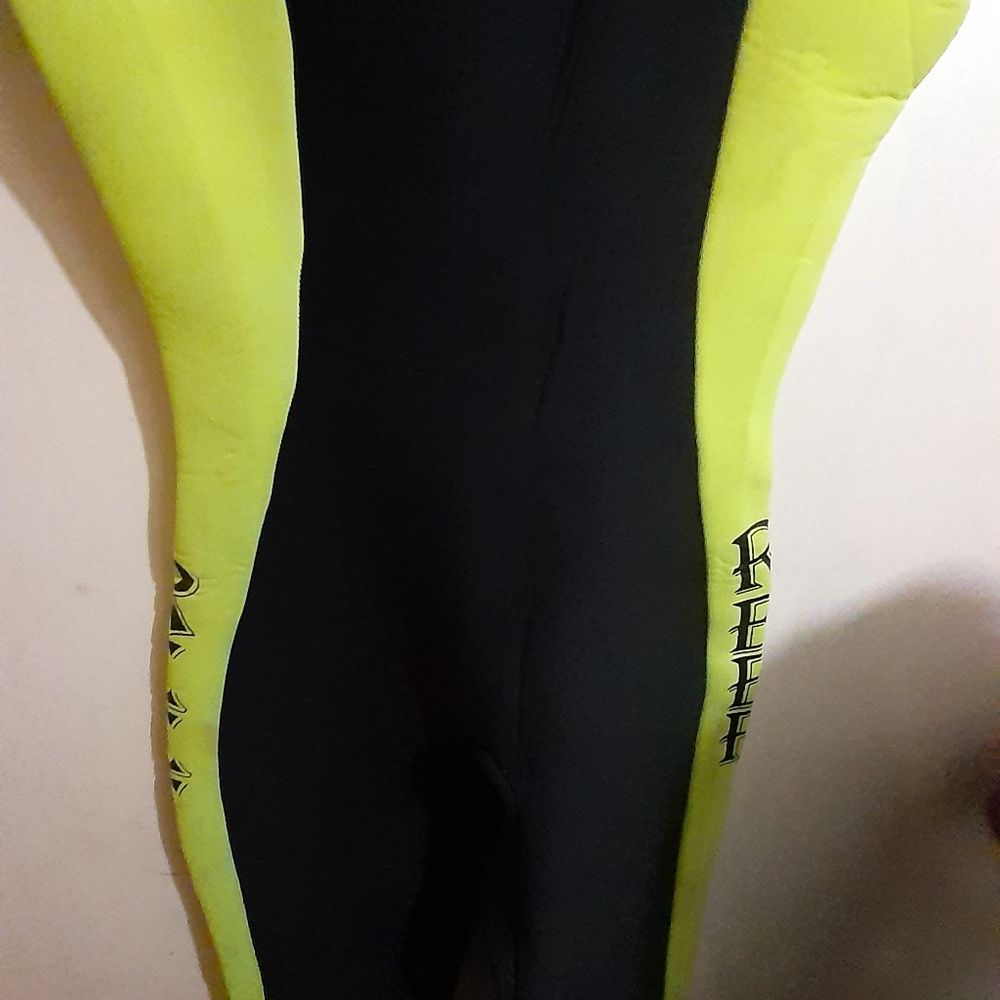#Wetsuit - Picture 2 of 6